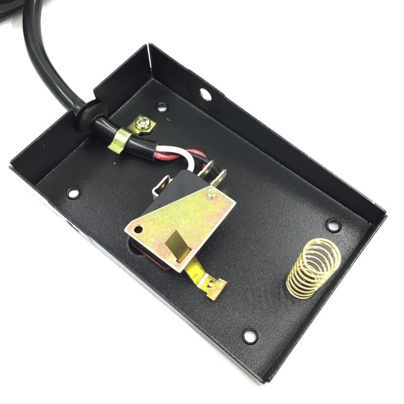 Huishida TFS-1 metal-cased foot switch with 2-meter cable and 2-pin/3-pin plug for machine tool controllers, 220V, 2-meter cable (plug not included).