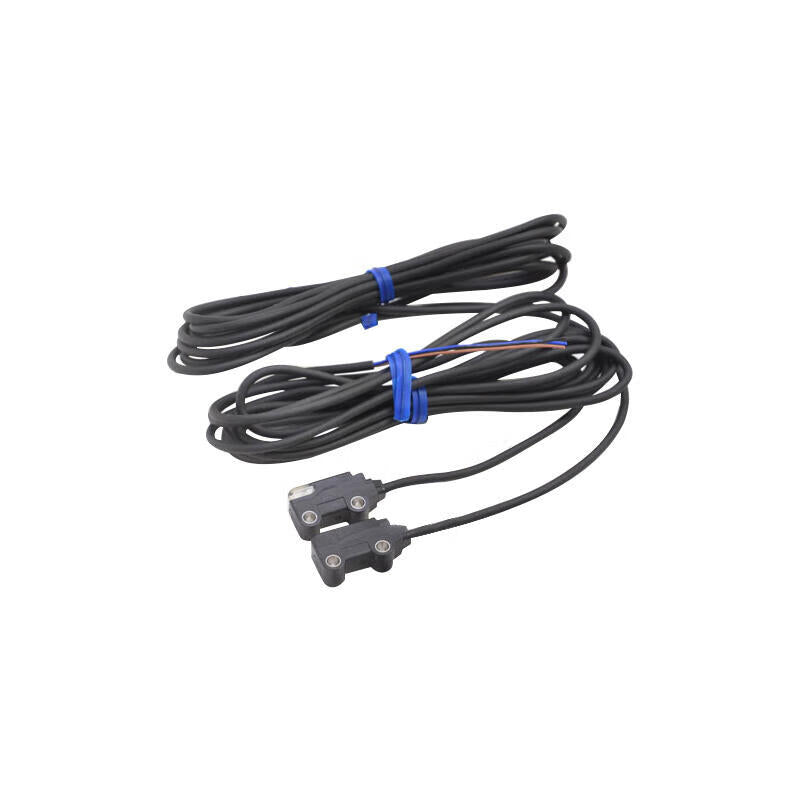 Omron ultra-small and ultra-thin amplifier built-in photoelectric sensor; E3T-ST11M 2M