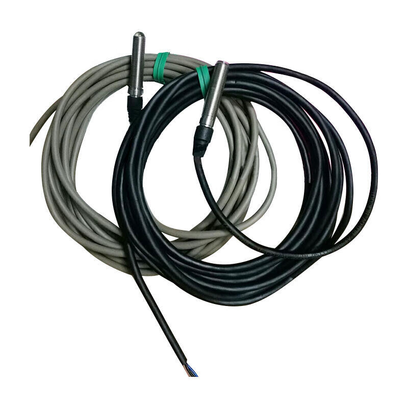 Omron ultra-small and ultra-thin amplifier built-in photoelectric sensor; E3T-CT14 2M