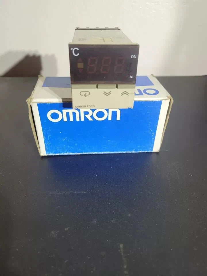 Omron E5CS-Q1P Temperature Controller E5CS-Q1P #P