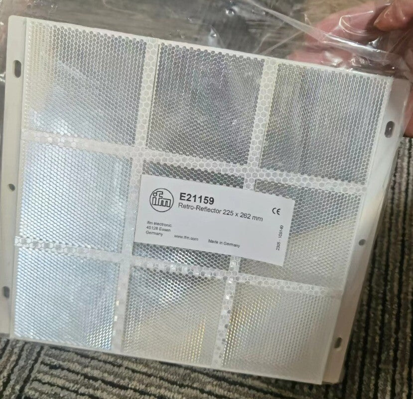 1pcs IFM Reflector E21159