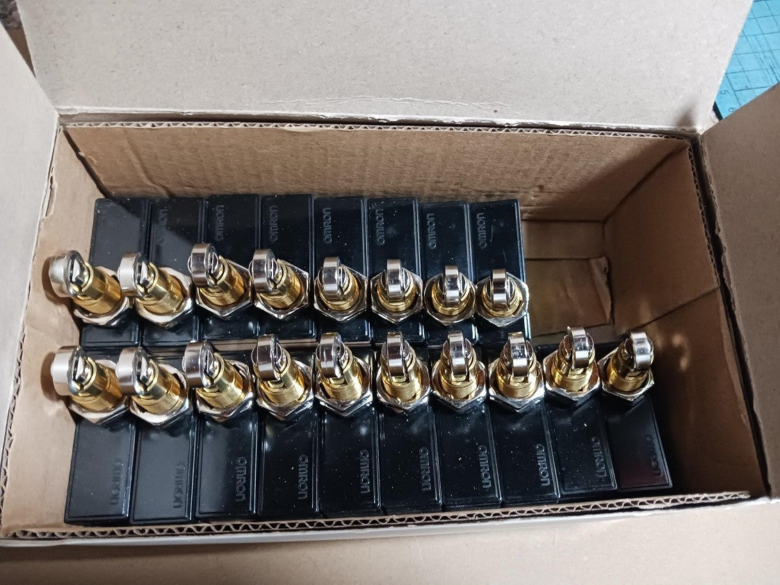 Lot of 18pcs OMRON Basic Limit Switch Z-15GQ22-B Z15GQ22B free ship