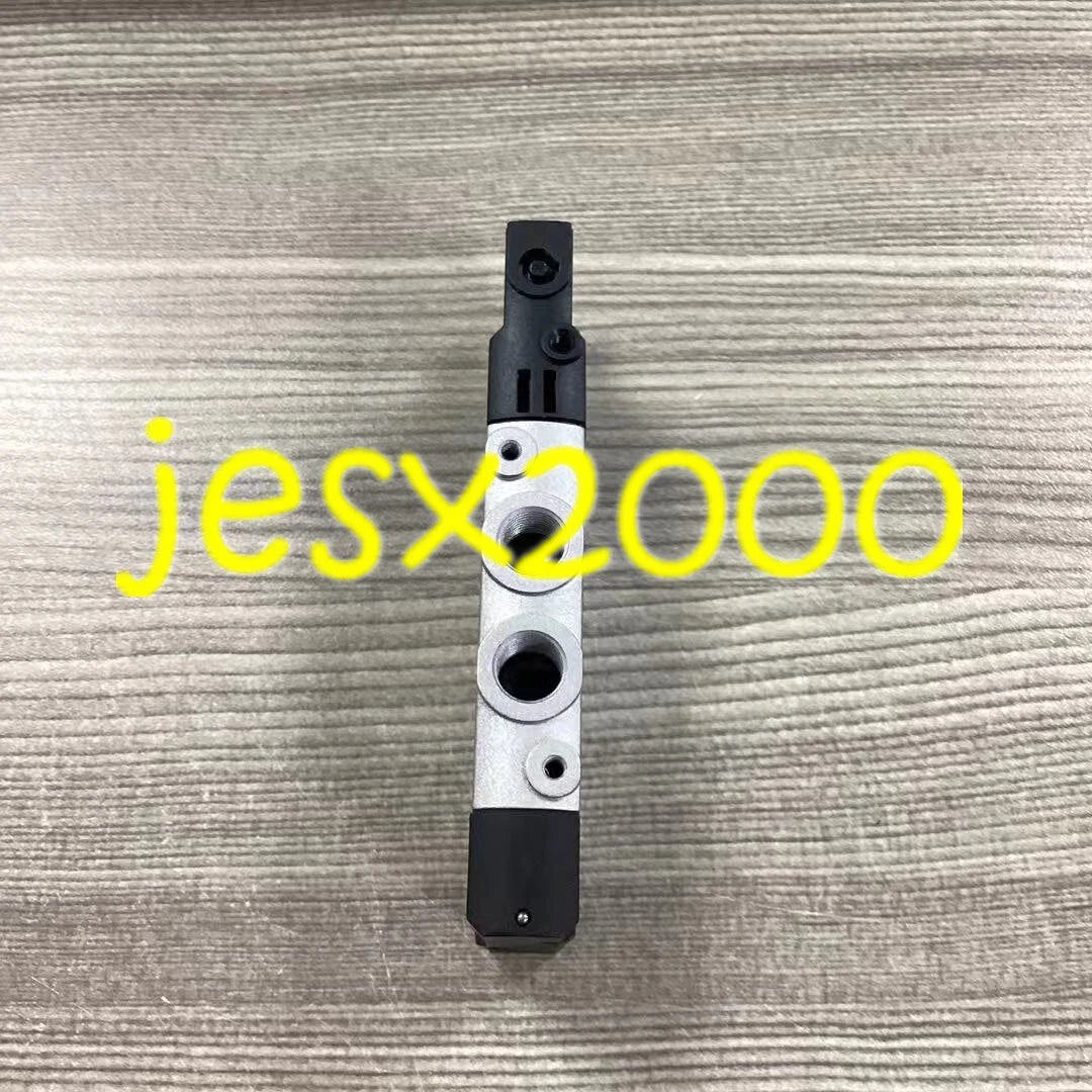 1PC FESTO CPE14-M1CH-5L-1/8 550237 solenoid valve #P