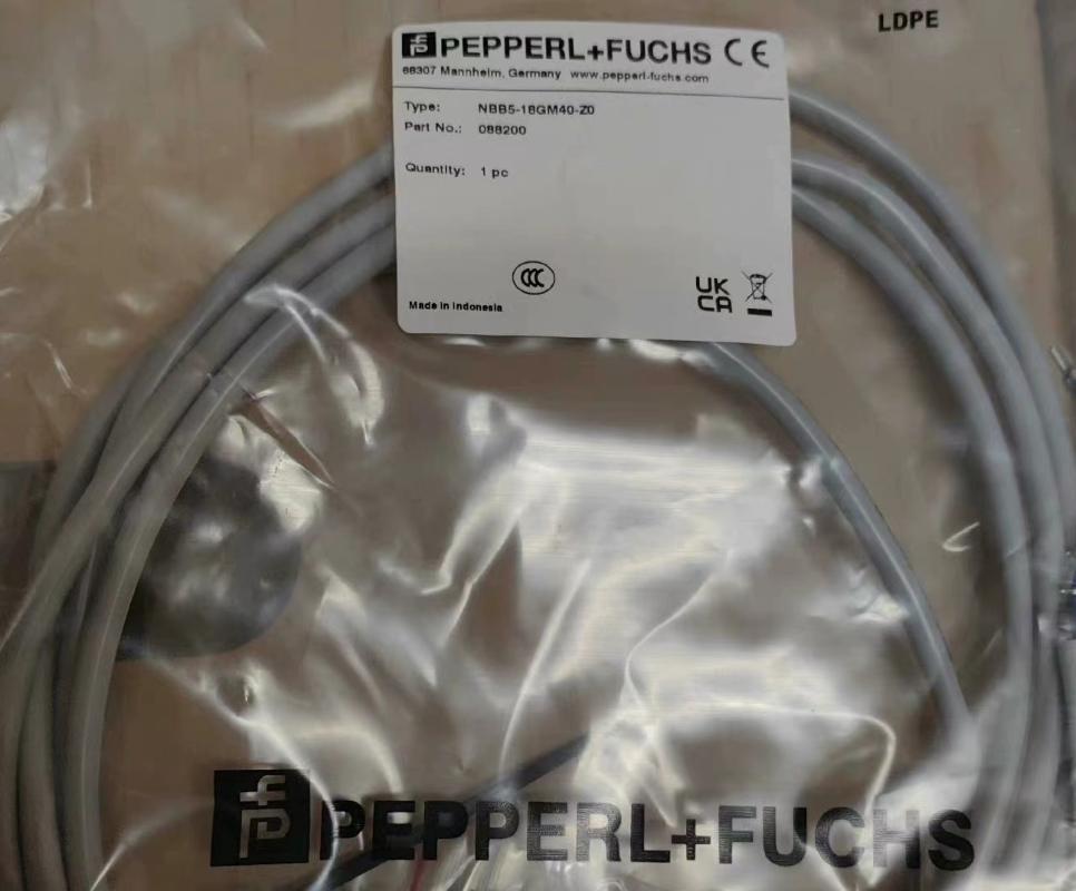 1pcs PEPPERL+FUCHS Sensor NBB5-18GM40-Z0