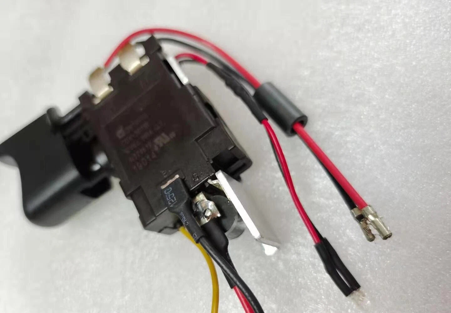 Defond CGX-3011B 12VDC 11RA U.T. Trigger Switch 1PCS