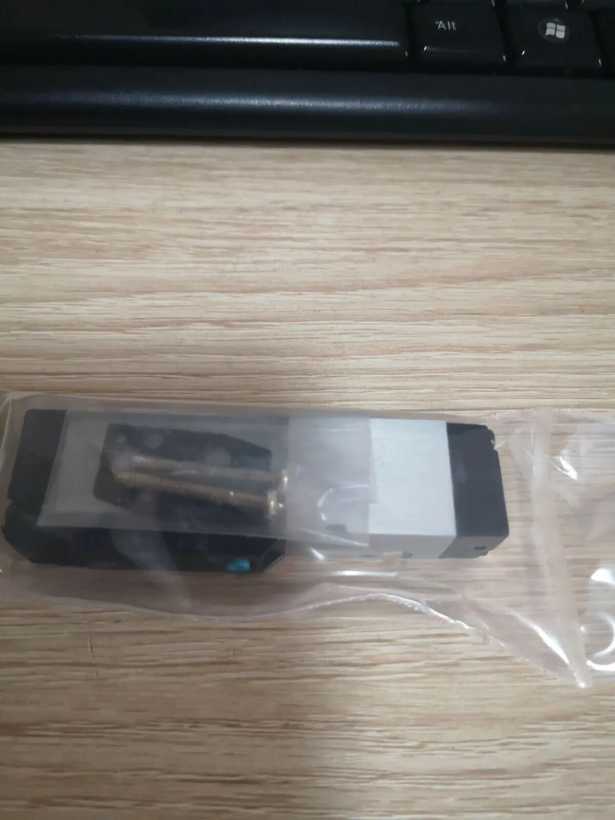 1pcs For Festo MYH-3-2,3-L-LED 34301 Solenoid Valve