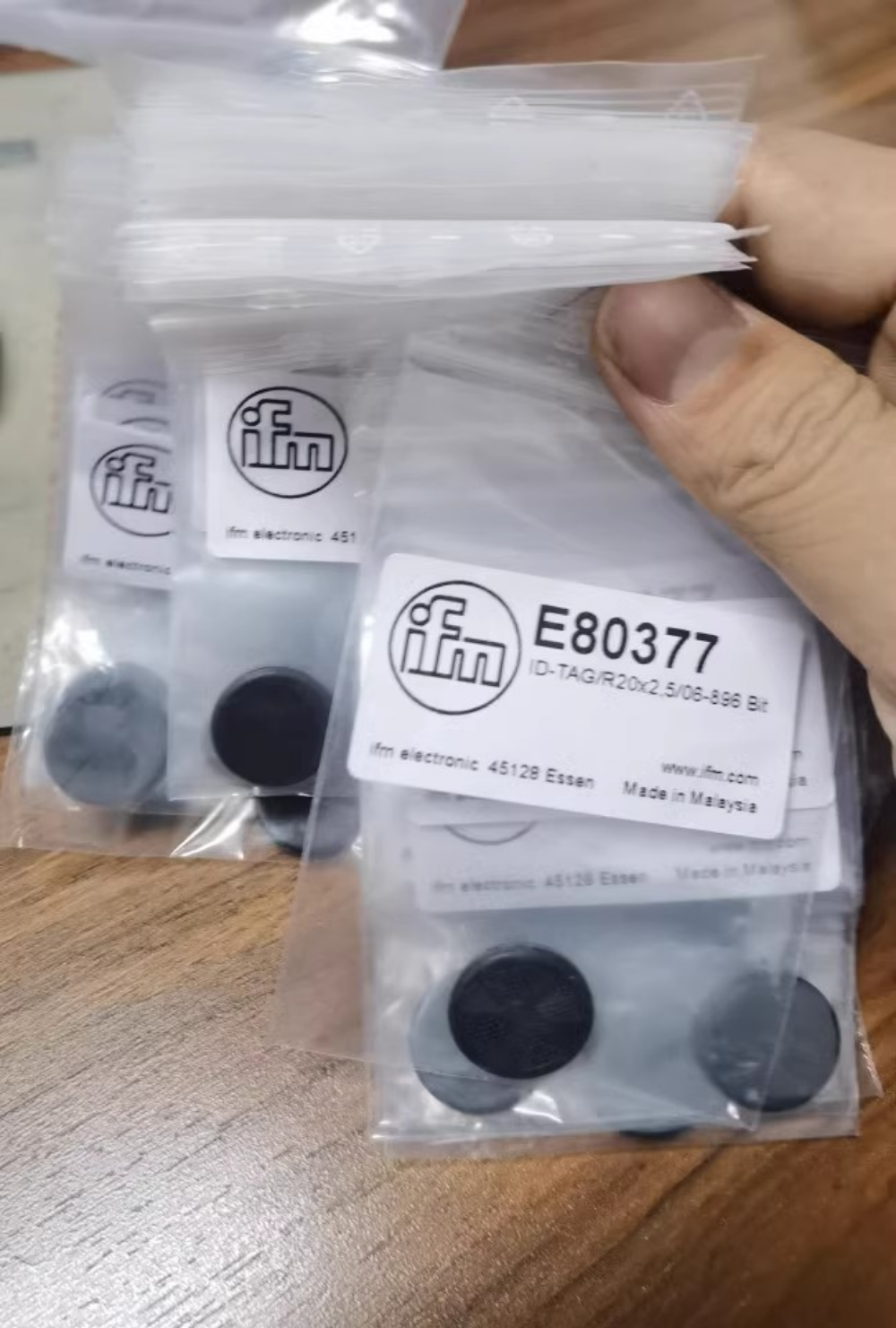 1pcs IFM E80377 Sensor