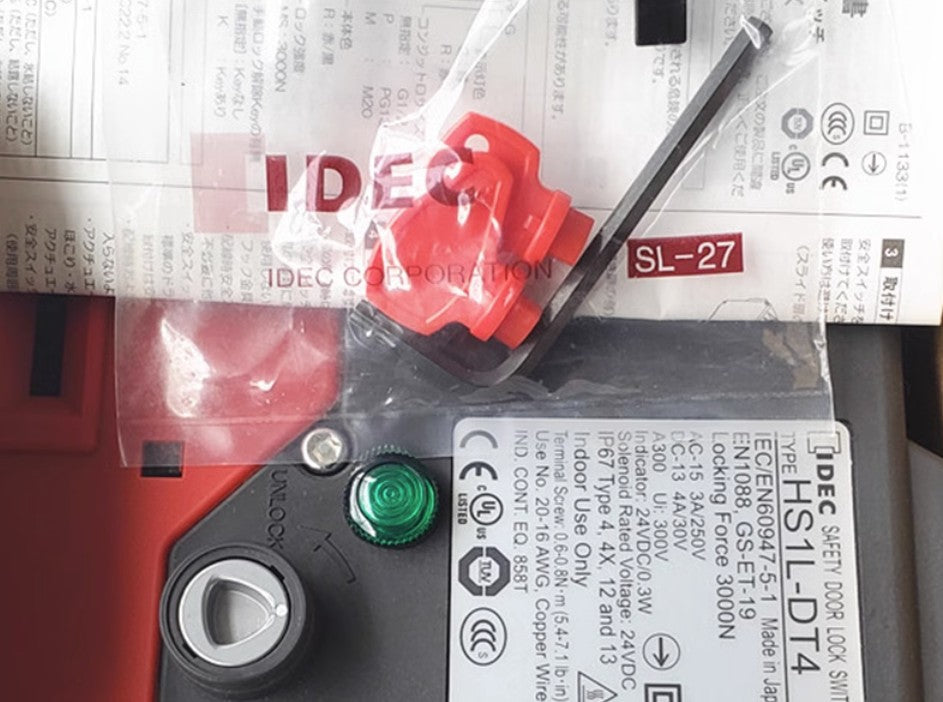 1pcs IDEC HS1L-DT44KMSR-R Safety Switch