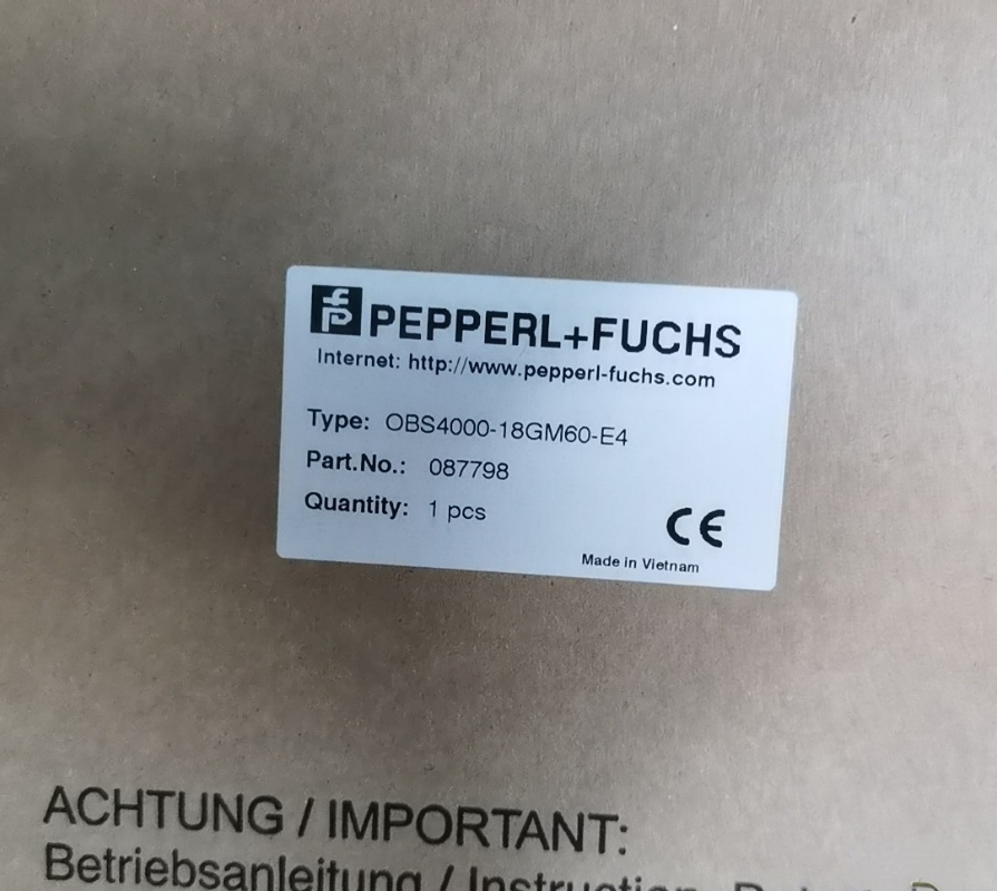 1pcs PEPPERL+FUCHS Sensor OBS4000-18GM60-E4
