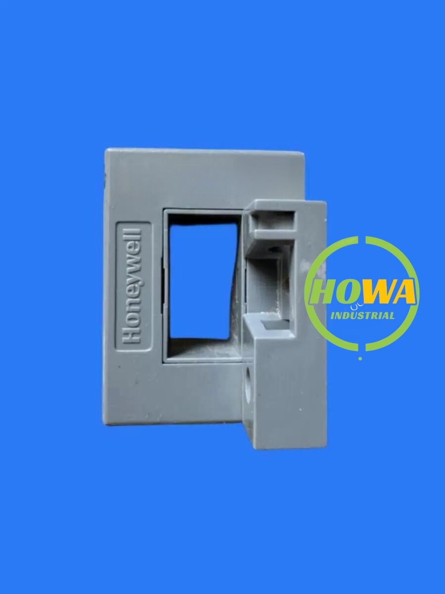 1/piece CSCA0300A000B15B01 15V Hall Inverter Sensor Current Transformer