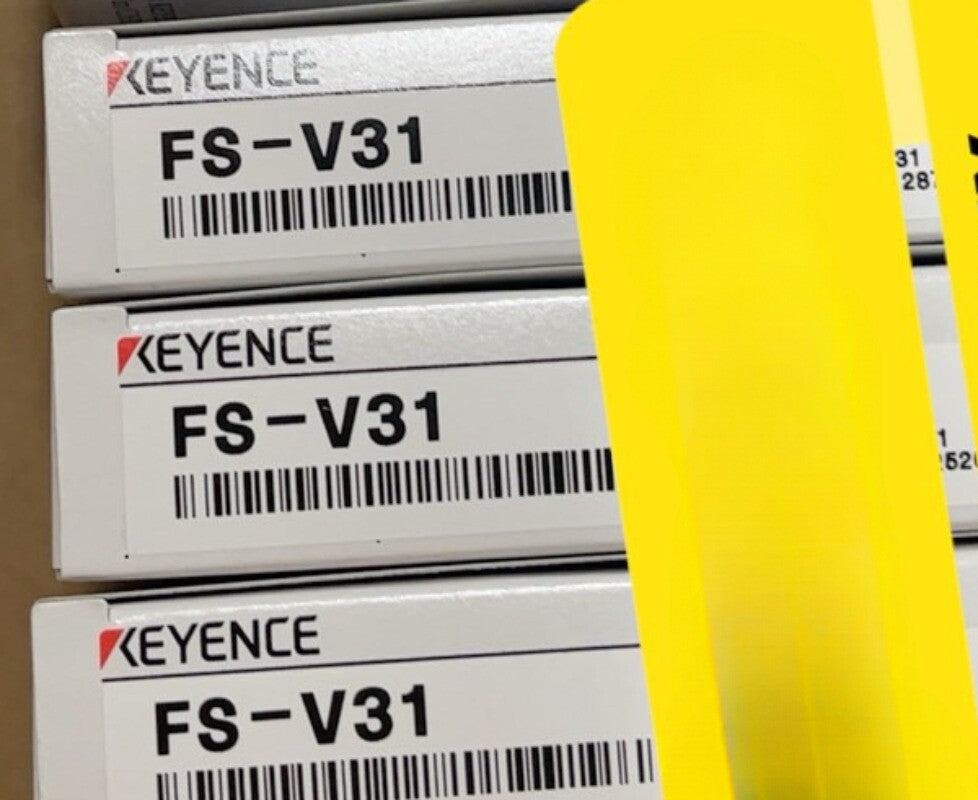 1pcs KEYENCE FS-V31 Fiber Optic Sensor