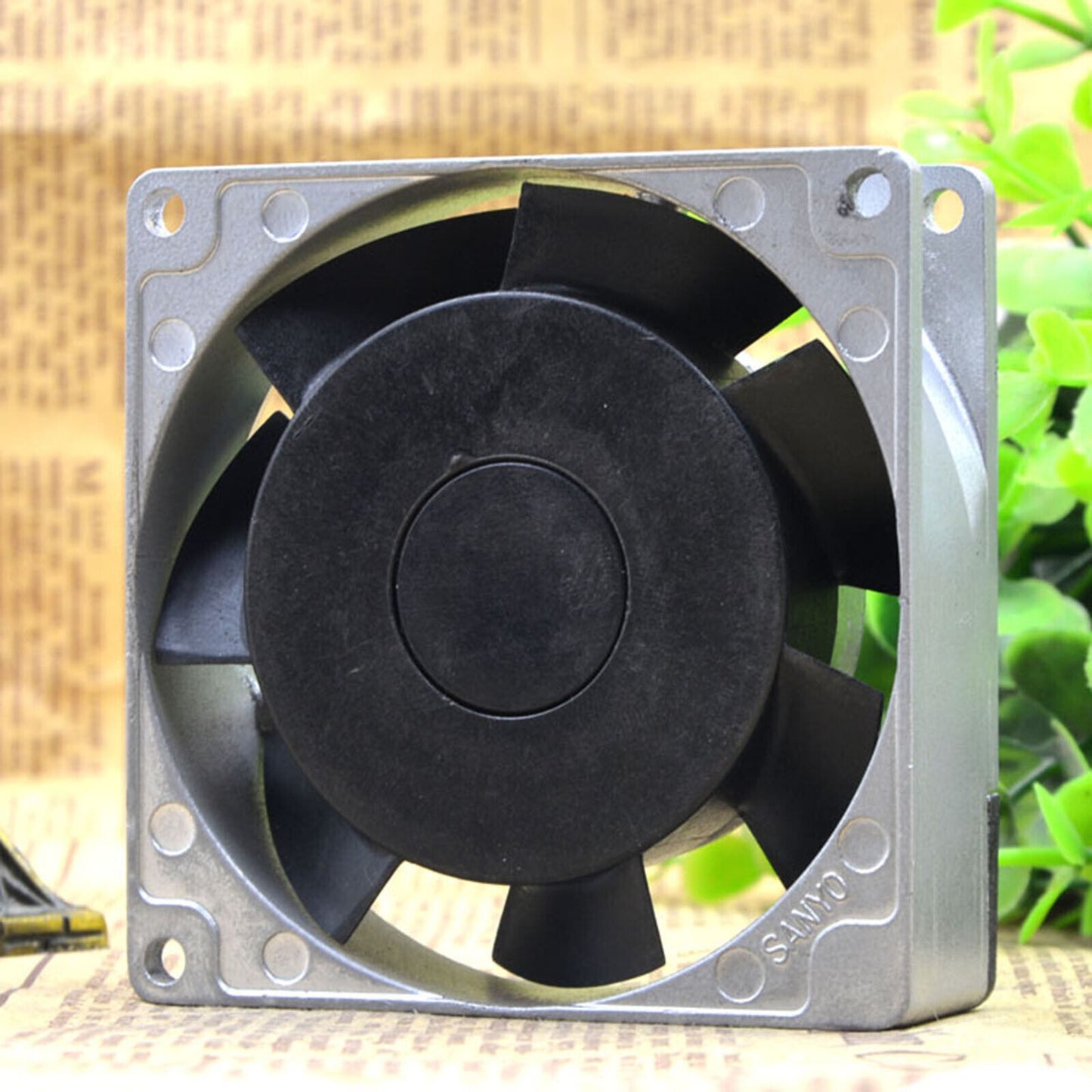 1PC 109S051 For SANYO San Ace80 9/7W 0.06/0.05A cooling fan