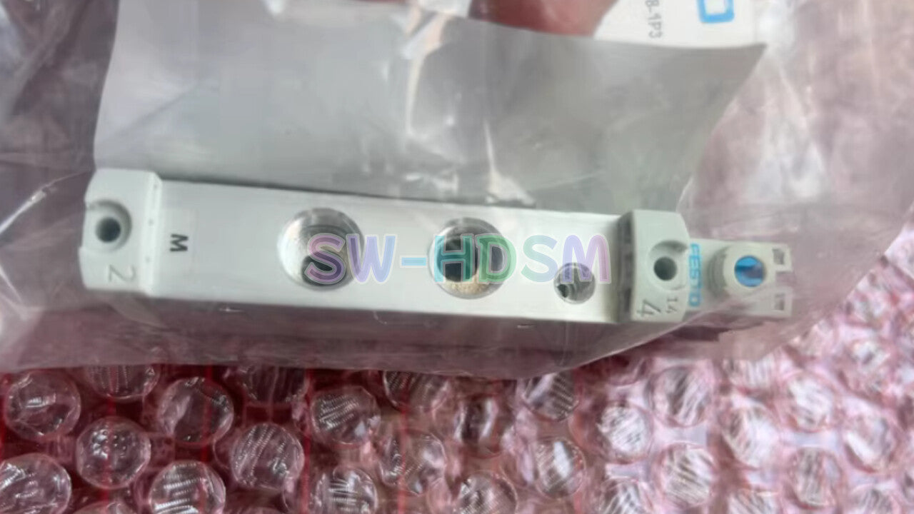 1PCS Festo Solenoid Valve VUVG-L14-M52-AZT-G18-1P3 Freight Free