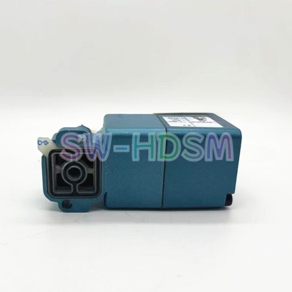 1PCS MAC Solenoid Valve 250B-111JA Freight Free