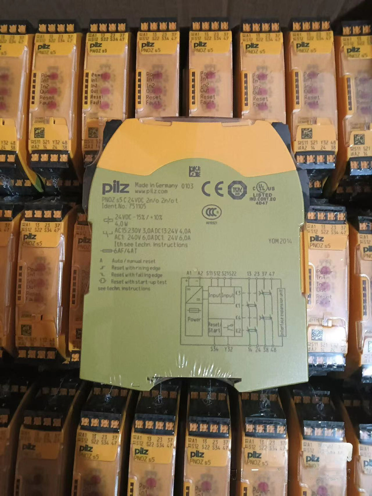 1pcs PILZ PNOZ S5 751105 Safety Relays