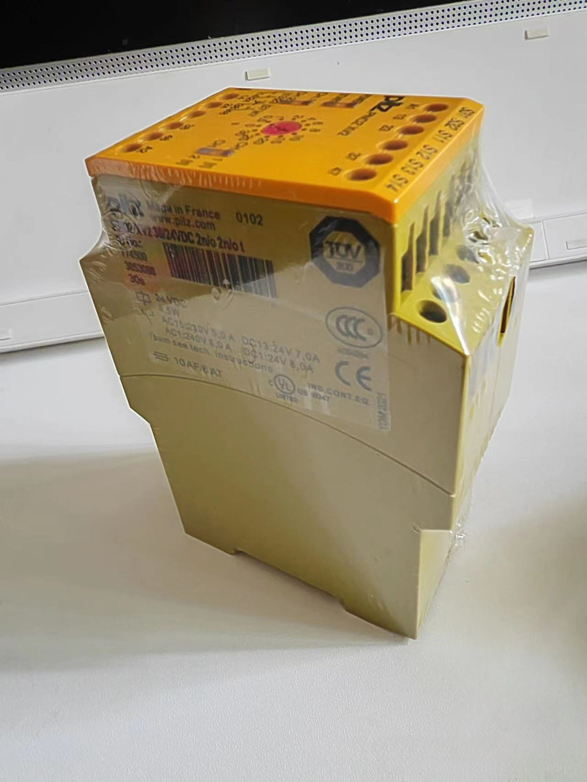 1pcs Pilz 774500 PNOZ XV2 30/24VDC Safety Relay