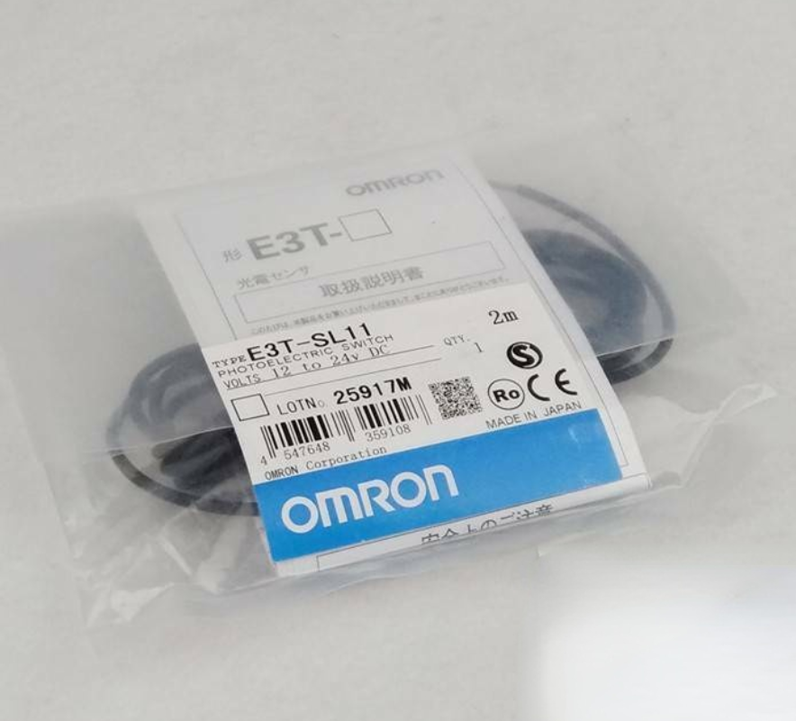 1pcs OMRON Optical Fiber Sensor E3T-SL11 2M E3T1004M