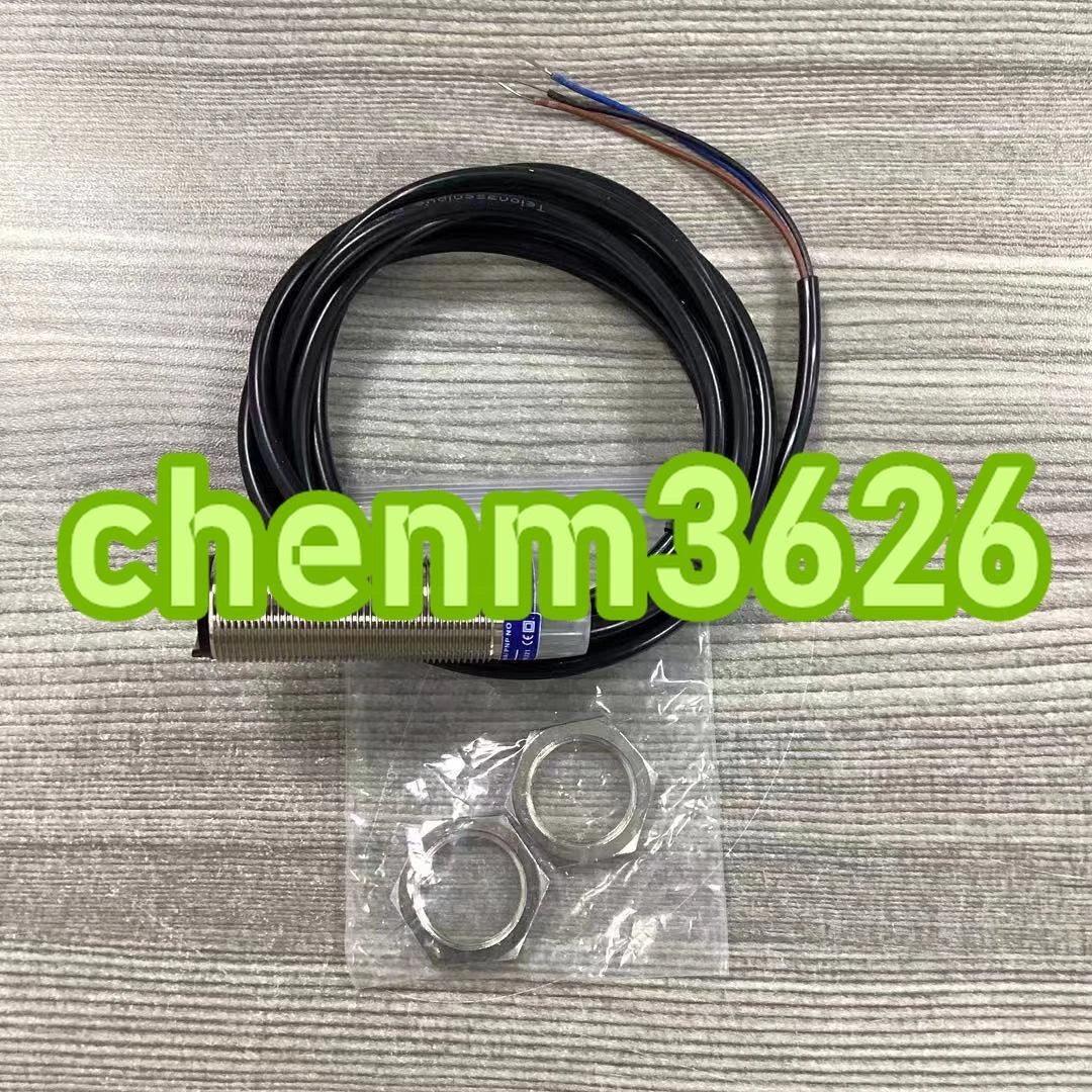 1PCS XUB0BPSNL2R Photoelectric sensor #YT #P