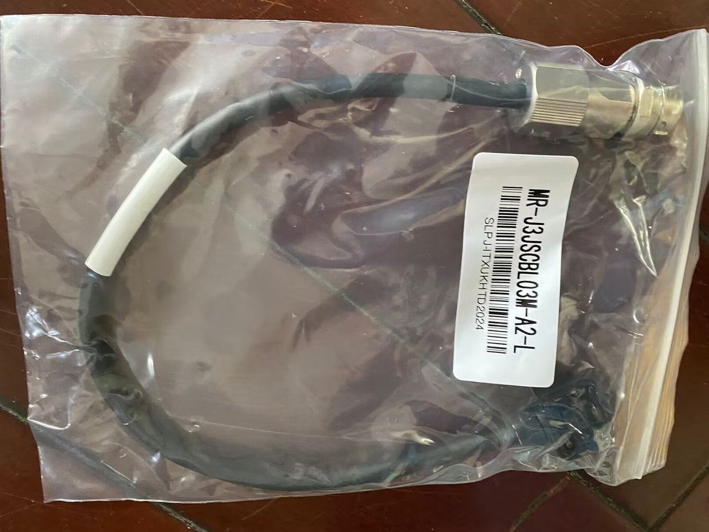 1pc MR-J3JSCBL03M-A1-L for Mitsubishi Servo trunk Cable 0.3m