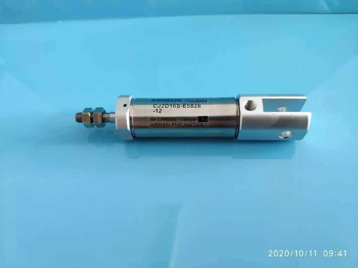 1PCS FIT FOR Computer needle car cylinder CJ2D16S-E5828-12
