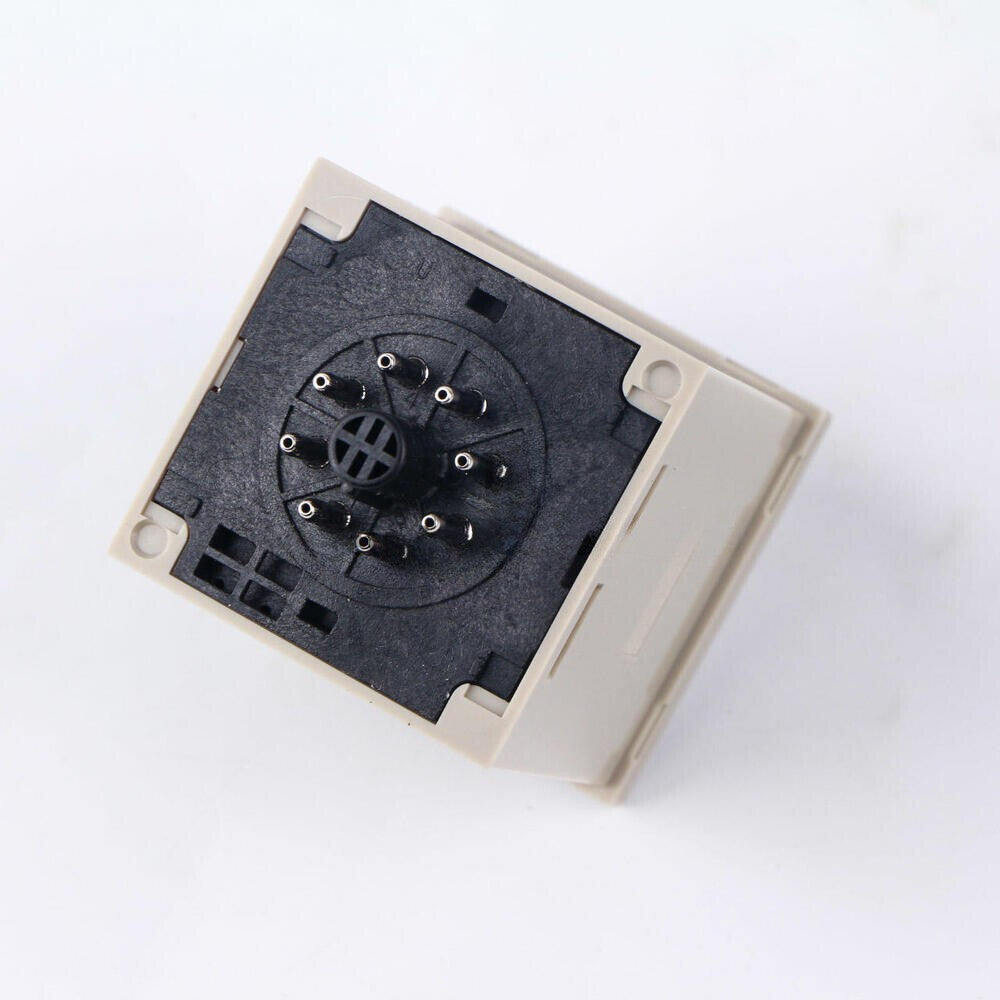 1PCS OMRON H3CR-F8-300 time relay