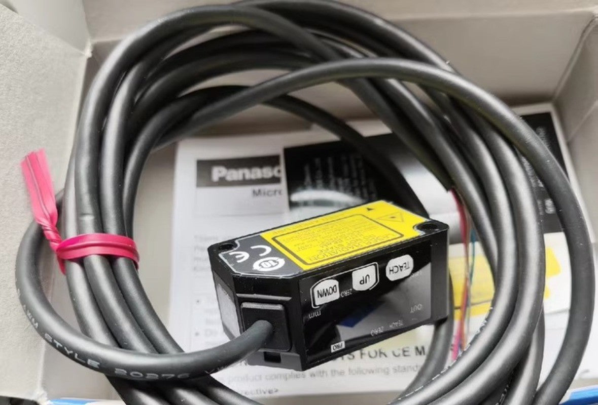 1pcs Panasonic HG-C1050 Laser Sensor