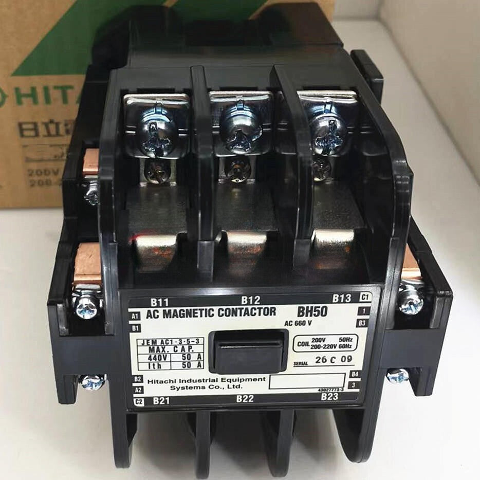 1PCS HITACHI Contactor BH50 220V