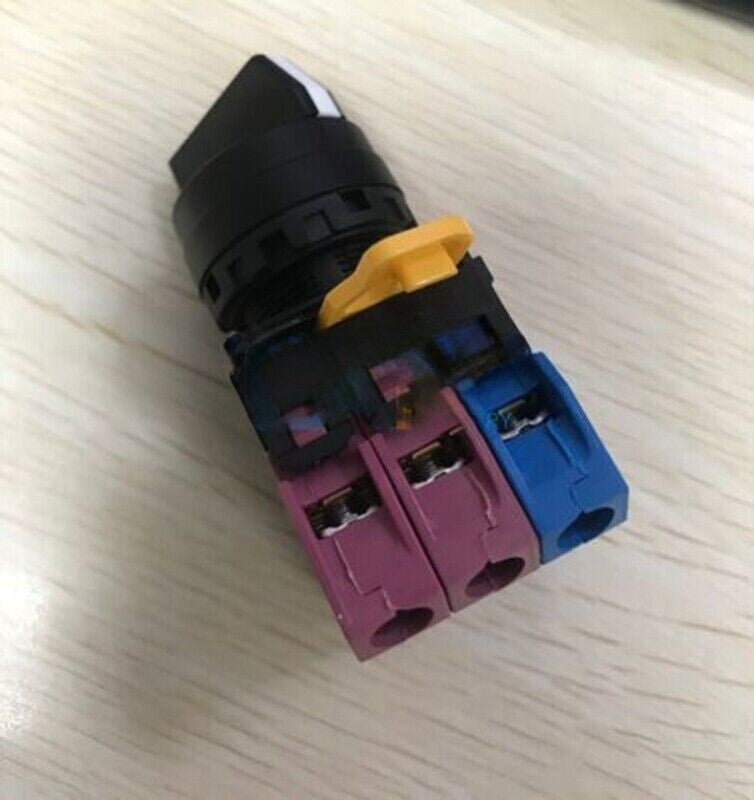 1PC FOR IDEC Three gear selection button switch YW1S-3E12