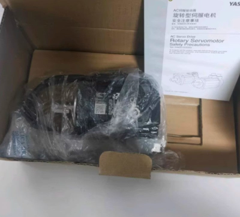 1PC YASKAWA servo motor SGM7J-04AFC6S
