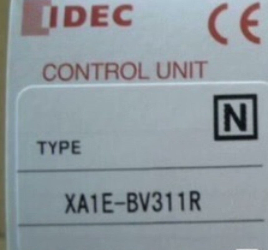 1pcs IDEC Button Switch XA1E-BV311R