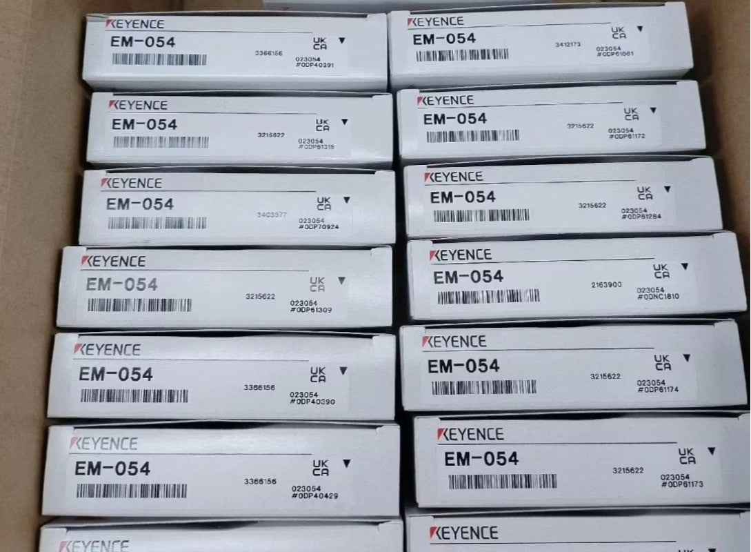 1pcs Keyence EM-054 Proximity sensor EM054