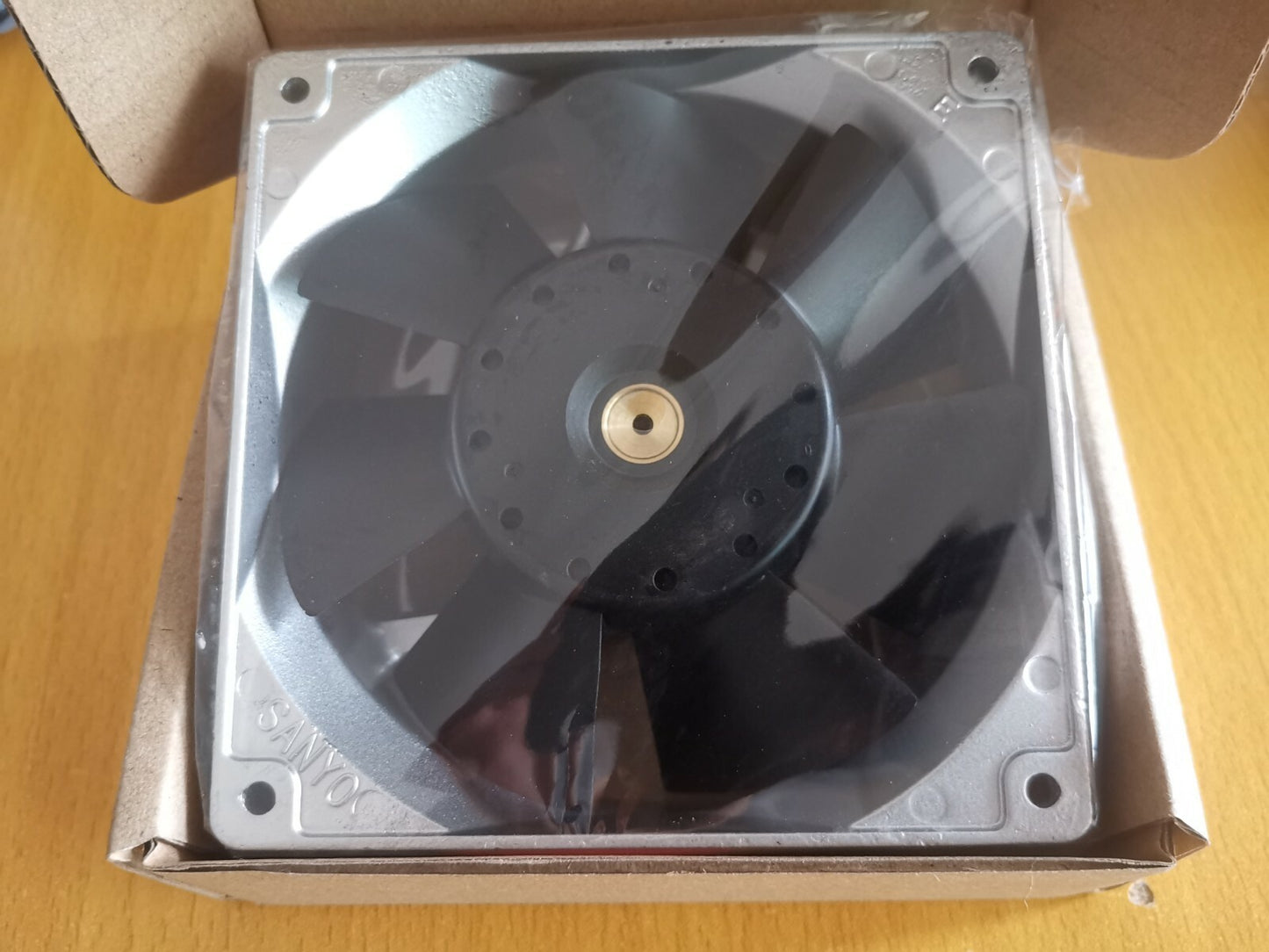 1PC Royal Fan TYPE STD12C7H 12038 24V 0.30A 12CM cooling fan