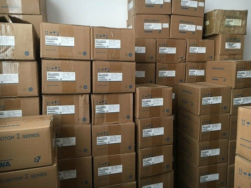 1ps yaskawa servo Motor SGM7J-02A7C6S+SGD7S-1R6A10A002 Fast Delivery