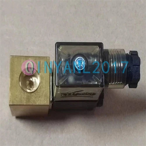 1PCS PU220AR-02 DC24V SHAKO solenoid valve
