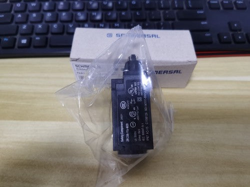 1/Piece ZR236-11Z-M20 ZR23611ZM20 Schmersal Travel Limit Switch