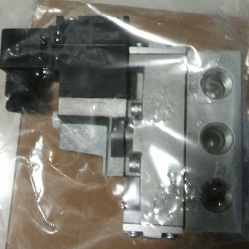 One For CKD 4F410-10-AC220V 4F410-10 AC220V Solenoid Valve Free Shipping