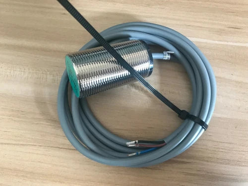 PEPPERL+FUCHS NBB10-30GM50-E2-Y sensor free shipping #AT #P
