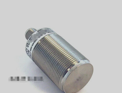 1PCS sensor NMB15-30GM65-E2-V1