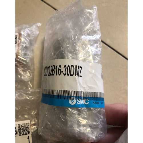 1PC SMC CDQ2B16-30DMZ Double Clevis Cylinder Free shipping