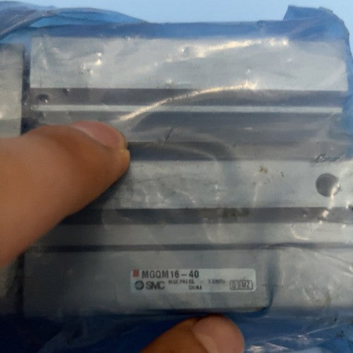 one SMC MGQM16-40 guide cylinder Free shipping