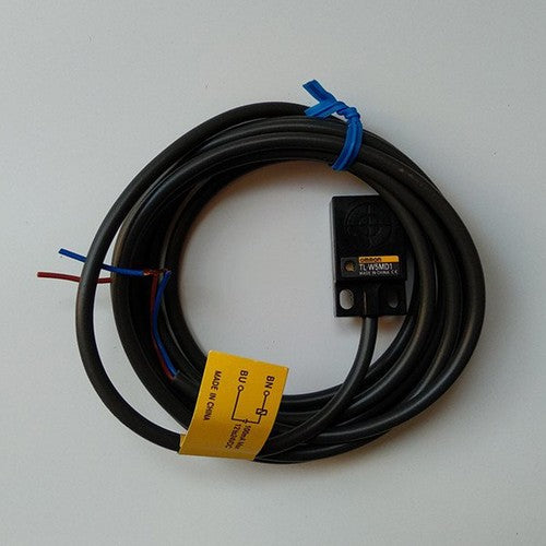 1PCS OMRON TL-W5MD1 TLW5MD1 Proximity Sensor Free Ship
