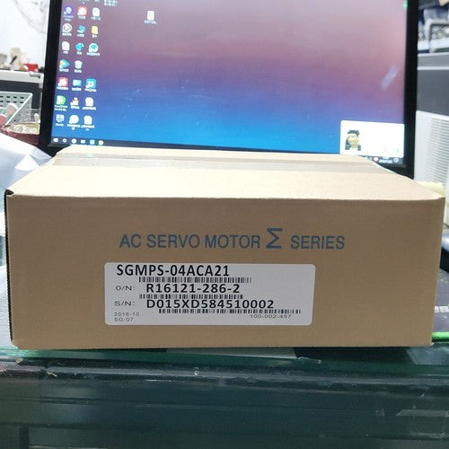 1ps yaskawa SGMPS-04ACA21 servo motor in box Fast Delivery