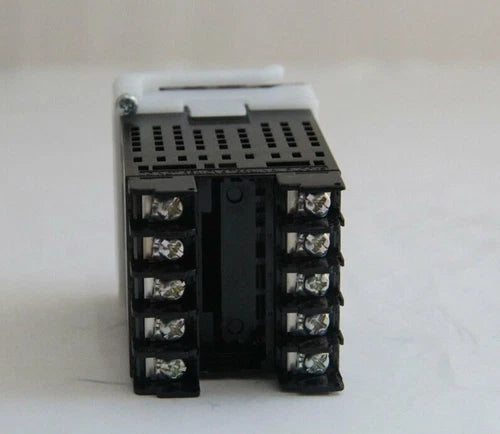 1X Temperature Controller E5CZQ2MT ~ E5CZ-Q2MT