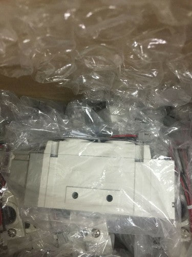 1 pcs SMC SY9120-5LZD-03 solenoid valve