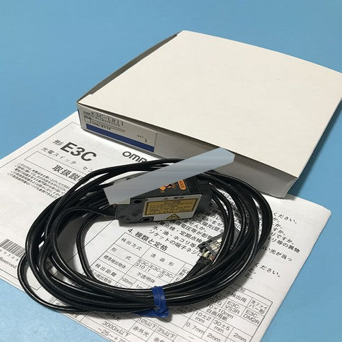 1PC OMRON Photoelectric switch E3C-LR11 E3C-LR11 10-30VDC FAST SHIP