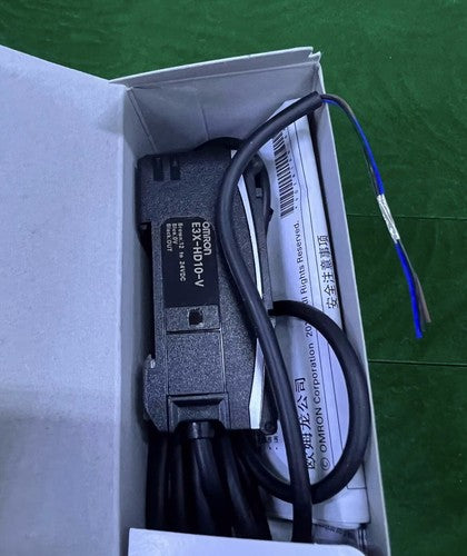 1pc Omron E3X-HD10-V 2M Sensor Fiber Amplifier