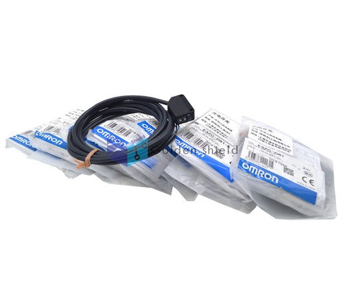 OMRON E3Z-R81 Photoelectric Switch Sensor 2M 12 to 24 VDC Regression reflex PNP