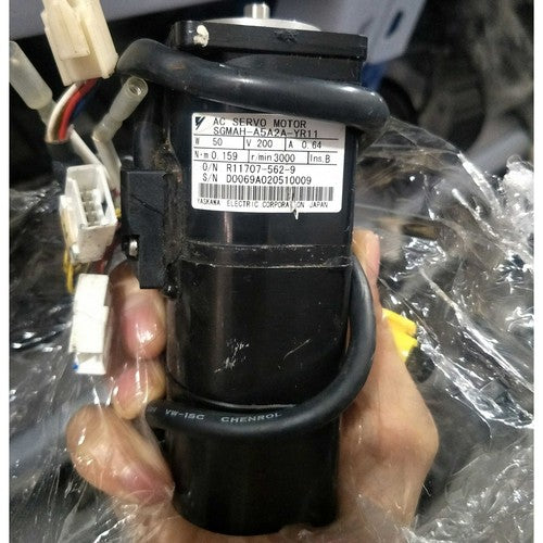 1PCs Yaskawa servo Motor SGMAH-A5A2A-YR11 Fast Delivery