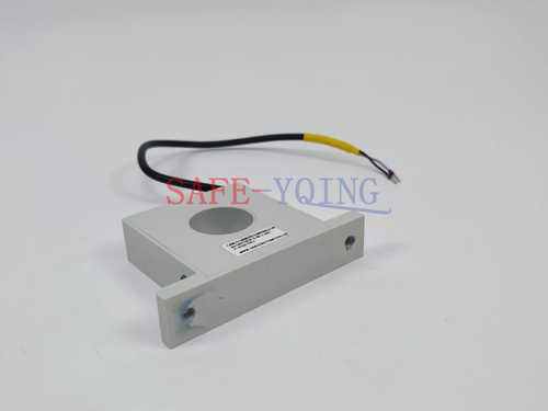 1PCS Carlo Gavazzi A82-20100 Current Transformer