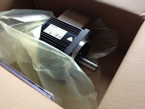 For Panasonic MHME302GCH servo motor Free Shipping